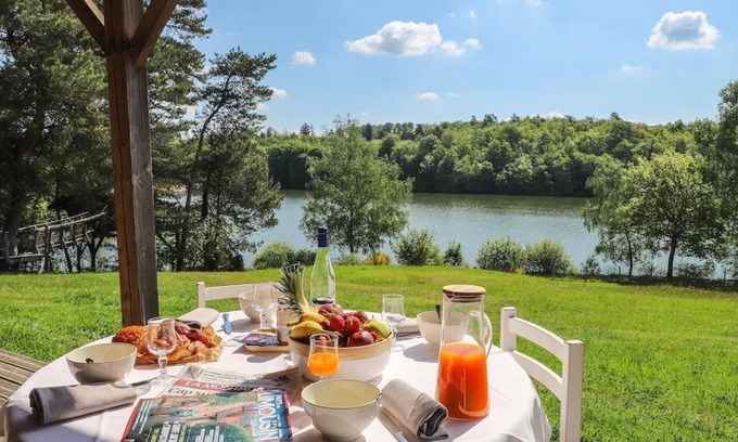 Meyrignac-l'Eglise Ski Chalet | Vue sur lac | Chalet 4/6p + Accès saune & piscine