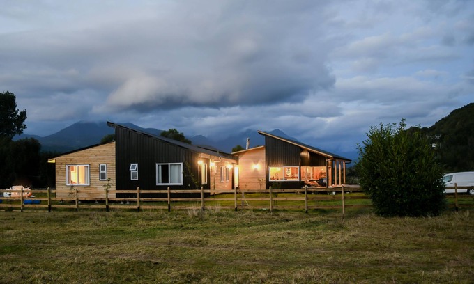 Cochamo Bed & Breakfast | Vuelta al Sur (Guest House)