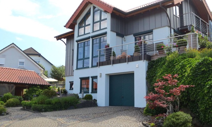 Boverath Apartment | Vulkaneifel Garden Retreat