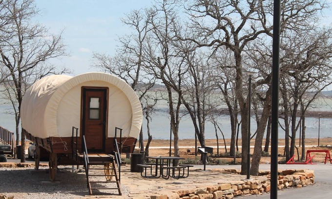 Bridgeport House | Wagon 3 - Charming West Wagon Getaway - Modern Comfort & Rustic Vibes