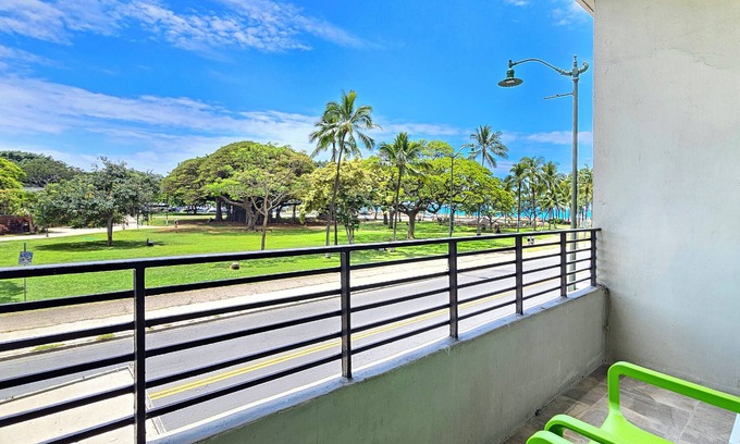 Waikiki Hotel | ☀Waikiki Grand Hotel® 214-2025 Remodel Energetic Queen Studio w/Lanai sleeps 2