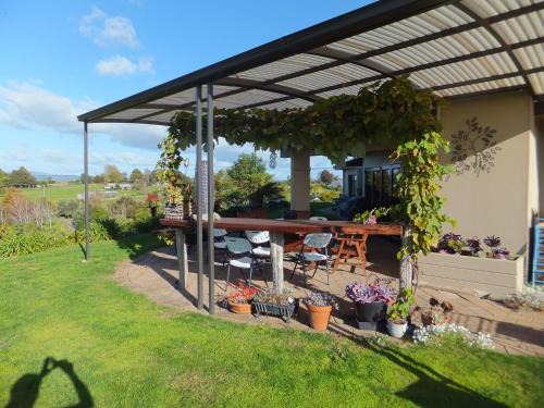 Waitomo Caves Bed & Breakfast | Waitomo Golfstays B&B