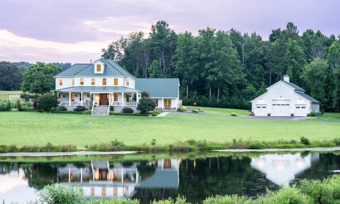 Reva House | Walden Hall - Live In Luxury