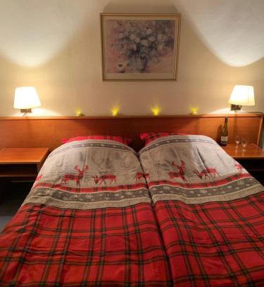Grillenburg House | Waldhof zu Grillenburg im Tharandter Wald am See