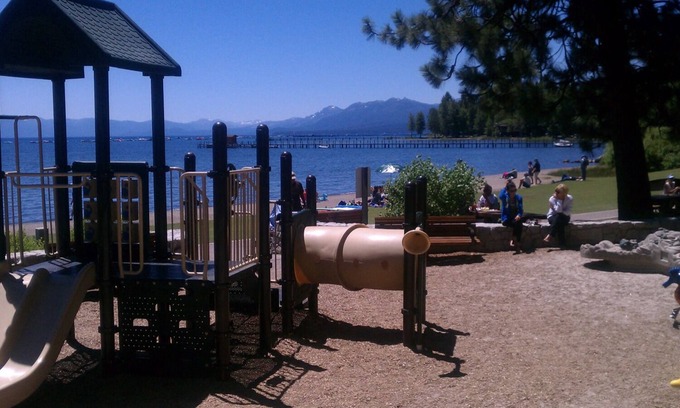 Tahoe City House | Walk downtown and close to Squaw/Alpine/Lake