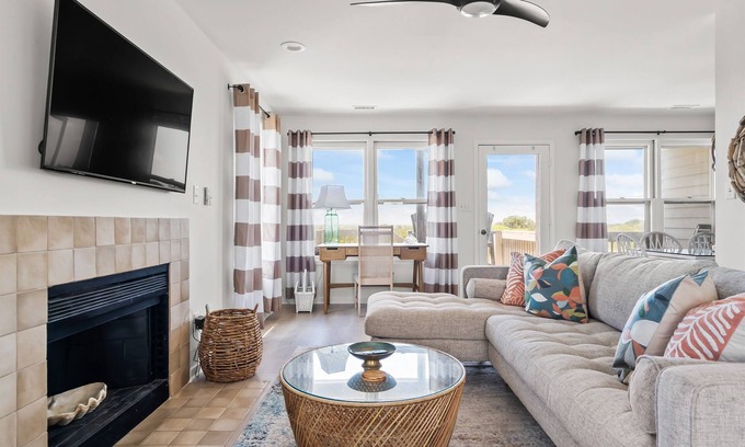 Topsail Beach House | Walk to 2 Beaches | Serenity Point + Dog Friendly!