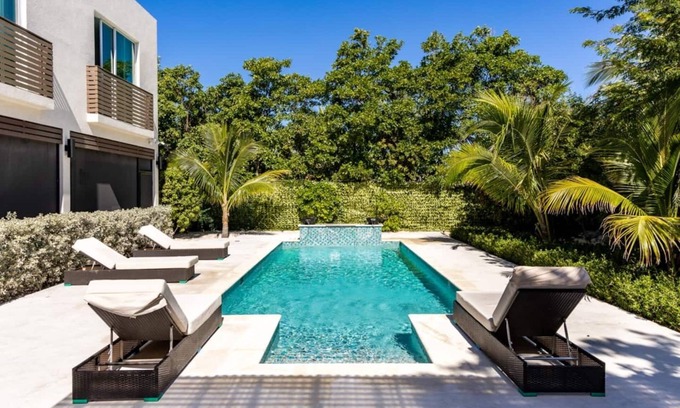 Providenciales House | Walk To Beach & Shops! Beautiful Patio/Pool-CV41-4