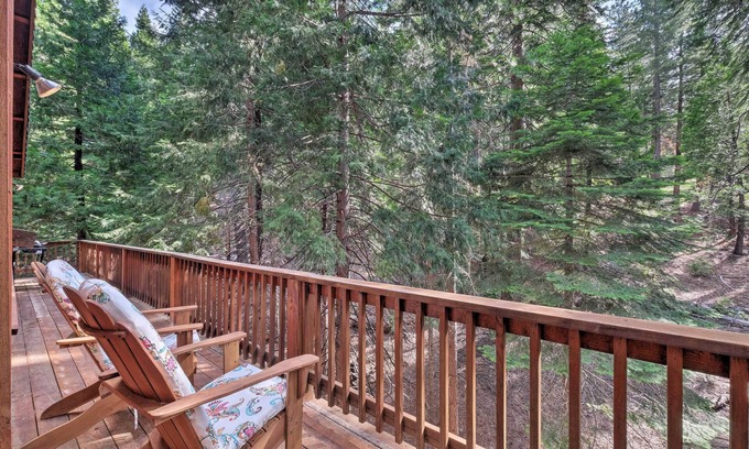 Arnold Cabin | Walk to Big Trees State Park: Cabin w/Deck!