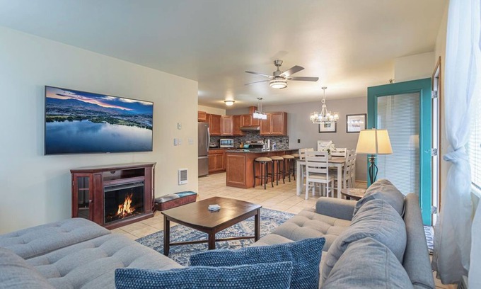 Downtown Leavenworth Condo | Walk to Downtown, Restaurants, Gazebo, Coaster, Pet Friendly and Free Parking!