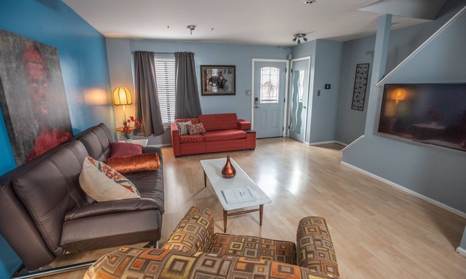 Harrisburg - Hershey House | Walk To Everything In Downtown Harrisburg - 5 min to Farm Show - Private Parking