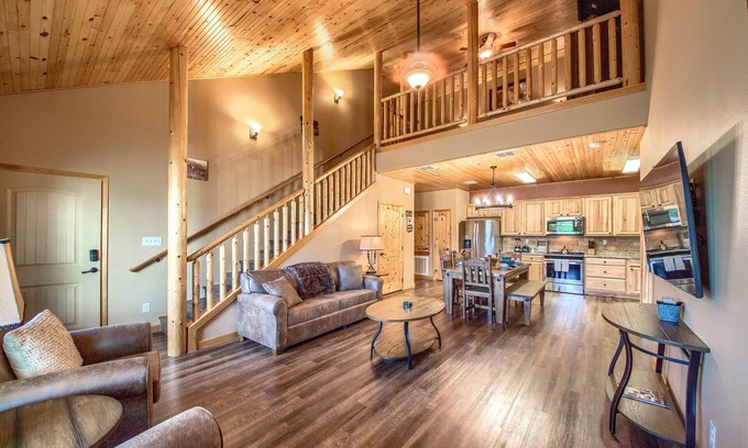 Gruene Condo | Walk to Gruene Hall and Shops! Dance the night away!