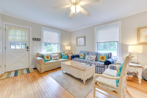 Charlevoix House | Walk to Lake Michigan Pet-Friendly Charlevoix Gem