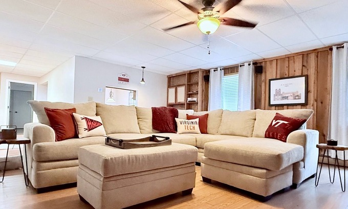 Blacksburg House | Walk to Lane Stadium ~ Charming 2-bedroom house in Blacksburg