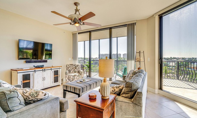 Cape Harbour Condo | Walk to Marina + Restaurants: Cape Coral Escape!