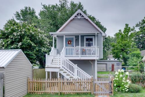 Cambridge Apartment | Walk to Park and River Dog-Friendly Cambridge Gem