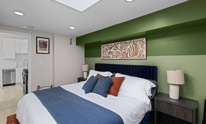 Tower Grove South House | Walk to Restaurants, Cafes & Park