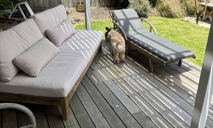 Mount Eliza House | Walk to the beach and shops, cruisey beach house in quiet location.