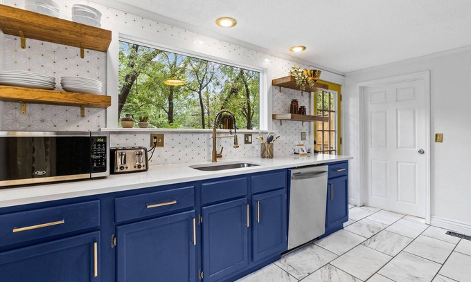 Ward Parkway House | Walkable to Waldo + Parking & Fenced Yard!