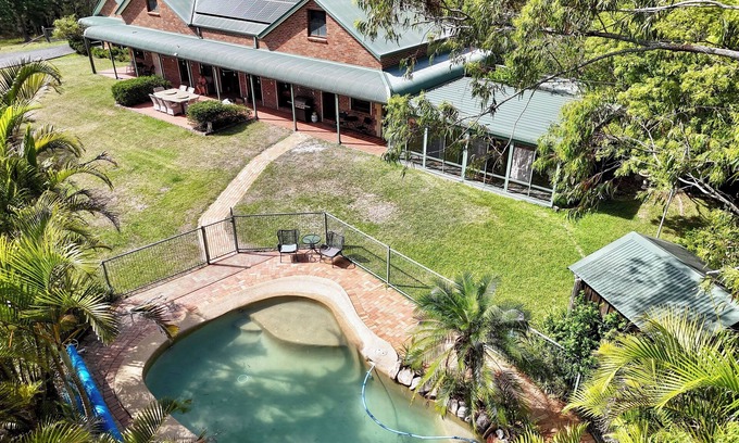 Coomba Bay House | Wallis Lake View Farm near Boomerang Beach. Extra night discounts!