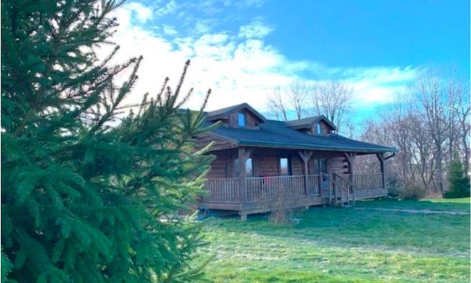 Waterville Cabin | Walnut Ridge Cabin w/Hot Tub