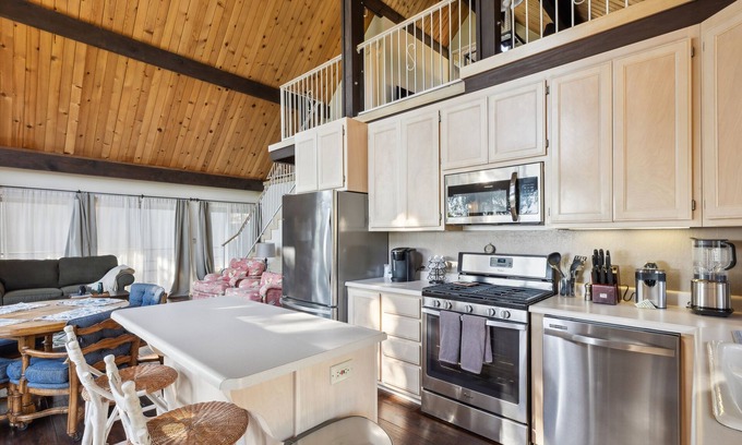 Kelseyville Cottage | Warm And Cozy Mountain And Lake View Haven 2 Bedroom Cottage by RedAwning