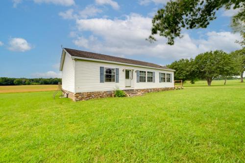 McEwen House | Warm and Inviting Family Home - 2 Mi to Golf Course!