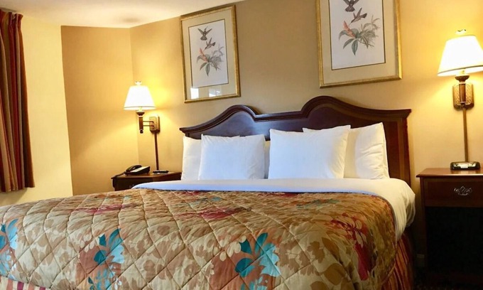 Sturbridge House | Warm and Inviting Sturbridge Accommodation with Complimentary Breakfast