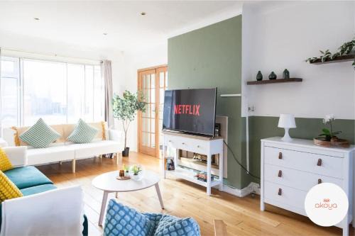 Cheadle House | Warm and Radiant 4Bed Home Near City - Airport