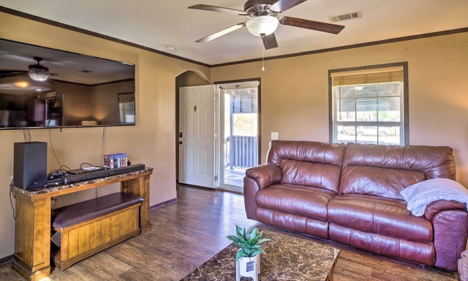 Denham Springs House | Warm + Inviting Denham Springs Home w/ Deck!