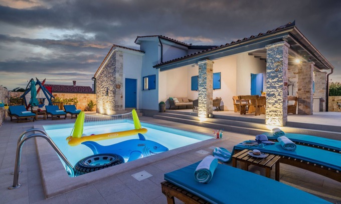 Jursici Villa | Warm, sunny, private and family friendly villa, where pets are welcome