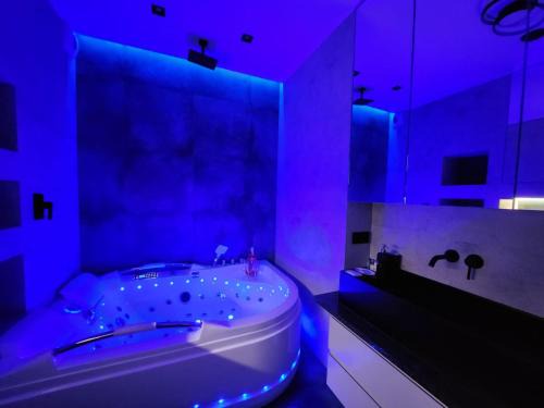 Mokotow Apartment | WARSZAWA CENTRAL HOUSE - Studios in Warsaw with Private Jacuzzi, full access to Sauna, Gym and Billards - Studia z prywatnym Jacuzzi oraz dostępem do sauny, siłowni i bilarda