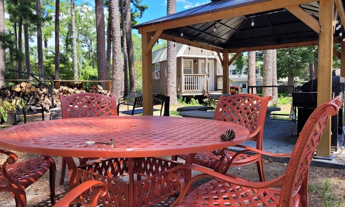 Brices Creek Cabin | Water access tiny cabin, kayaks, dock, fire pit, gazebo, grill, fishing, boating