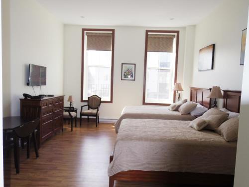 Queens Square Hotel | Water Suites