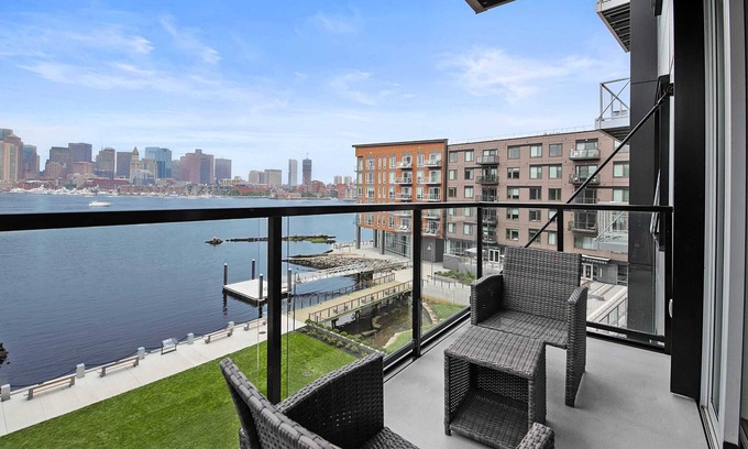 Boston Apartment | water view 2 bed 2 Bath Apartment