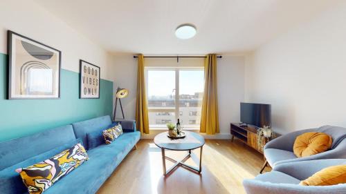 Butetown Apartment | Water View Apartment- 2 Bed - Cardiff Bay - Free Parking!!