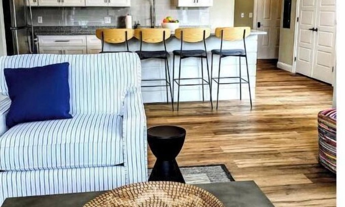 Central Waterford Apartment | Waterford, CT - Beautiful 2 Bedroom/2 Bath, 2nd Floor Apartment, 1,252SF