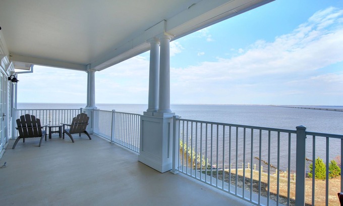 Roper Condo | Waterfront 2BR Condo w/Pool Access