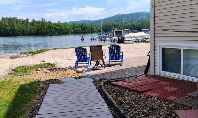 Bristol Condo | Waterfront 3-bedroom condo in lovely Bristol with boat storage available.