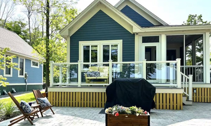 Cherry Valley Cottage | Waterfront Cottage in Gated community resort.