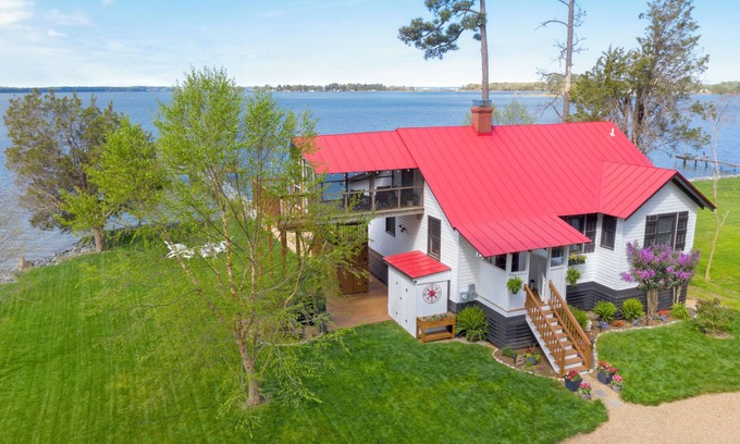 Morattico Cottage | Waterfront Cottage w/Sunset Views