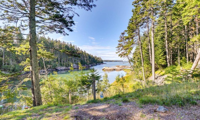 Deer Isle House | Waterfront Deer Isle Retreat with Fire Pit!