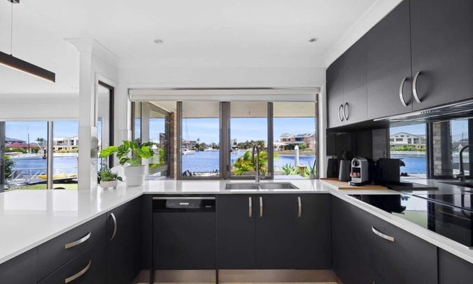 Runaway Bay House | Waterfront Family Home - Runaway Bay