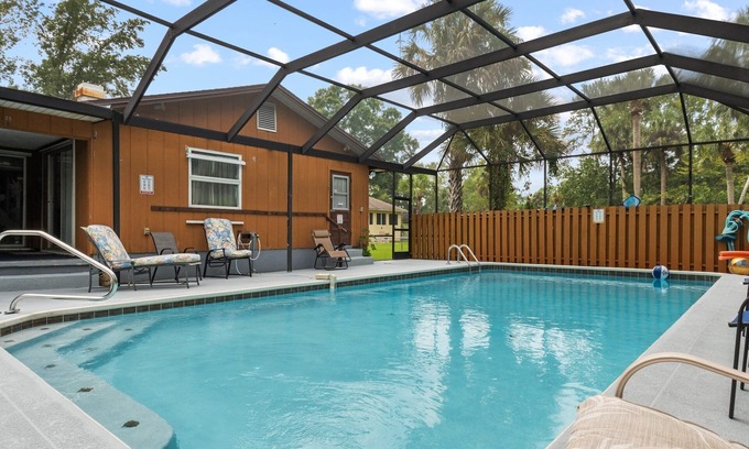 Homosassa House | Waterfront family house on Homosassa River canal with Pool and dock!
