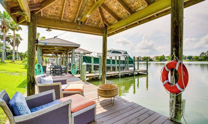 Slidell House | Waterfront Home 30 Mi to New Orleans w/Boat Dock