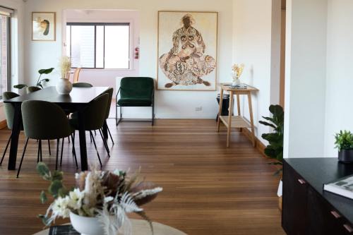 Rose Bay Apartment | Waterfront home with outdoor spa bath and mountain views - 5 min drive to city