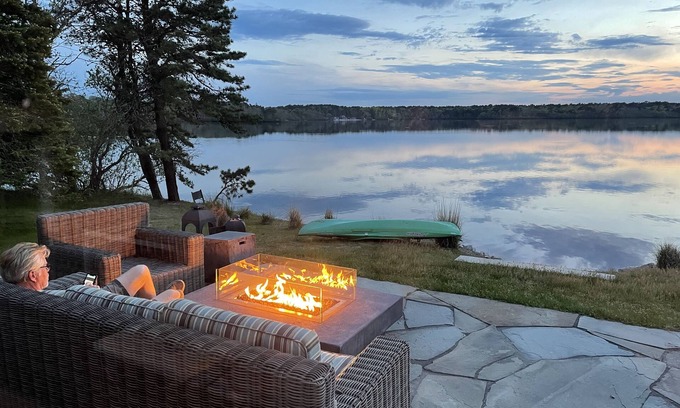 Brewster House | ★Waterfront & on Bike Path★Firepit ★Private beach★Bikes★Kayaks★Sm.dog OK💥Sunsets