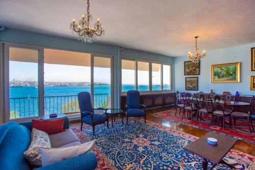 Kabatas Apartment | Waterfront Penthouse Apt with a Stunning View