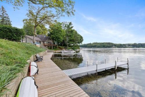 Newaygo House | Waterfront Resort with Bikes, Docks, BBQ