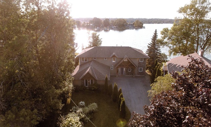 Orillia House | Waterfront Retreat: A Private Oasis with Firepit & BBQ