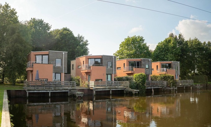 Midlaren House | Waterfront Retreat in Drenthe